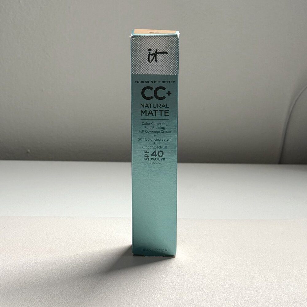 IT Cosmetics  CC+ Cream Natural Matte Foundation with SPF 40